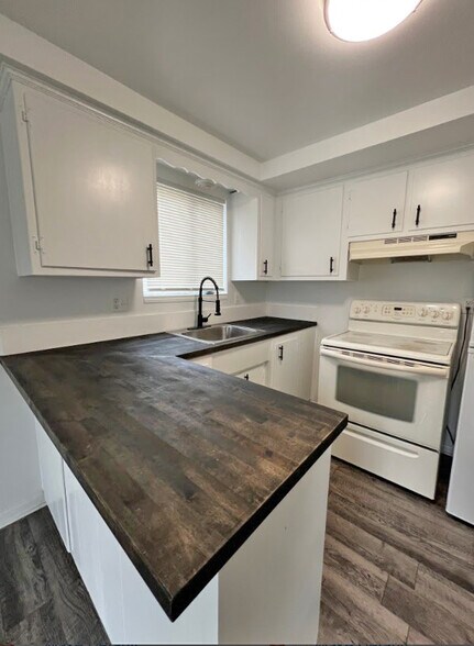 More Photos Of 1630 N Pontiac Trl, Walled Lake Apartments For Sale