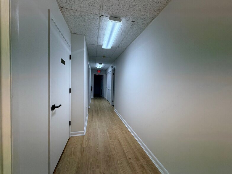 More Photos Of 6725 Cedarridge Dr, Zephyrhills Medical For Lease