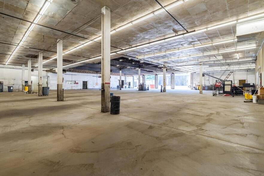 More Photos Of 620 South St, Steubenville Auto Dealership For Lease