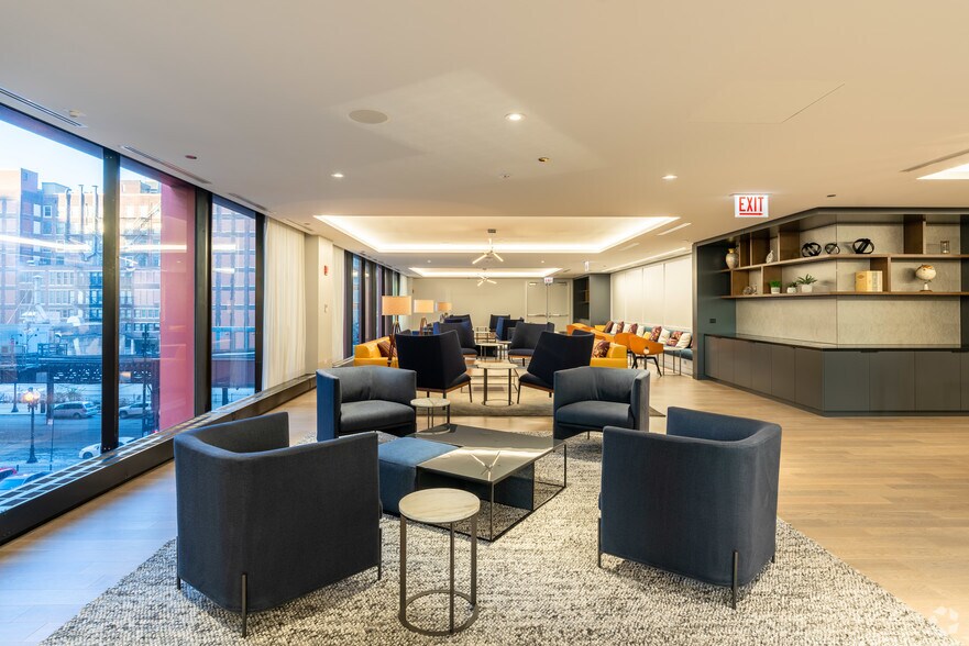 More Photos Of 333 S Wabash Ave, Chicago Office For Lease