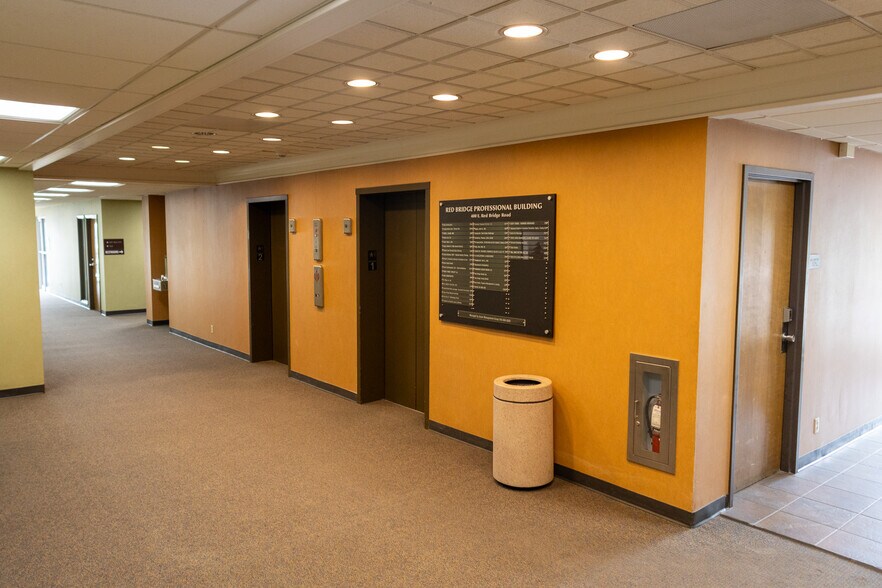 More Photos Of 400 E Red Bridge Rd, Kansas City Medical For Sale