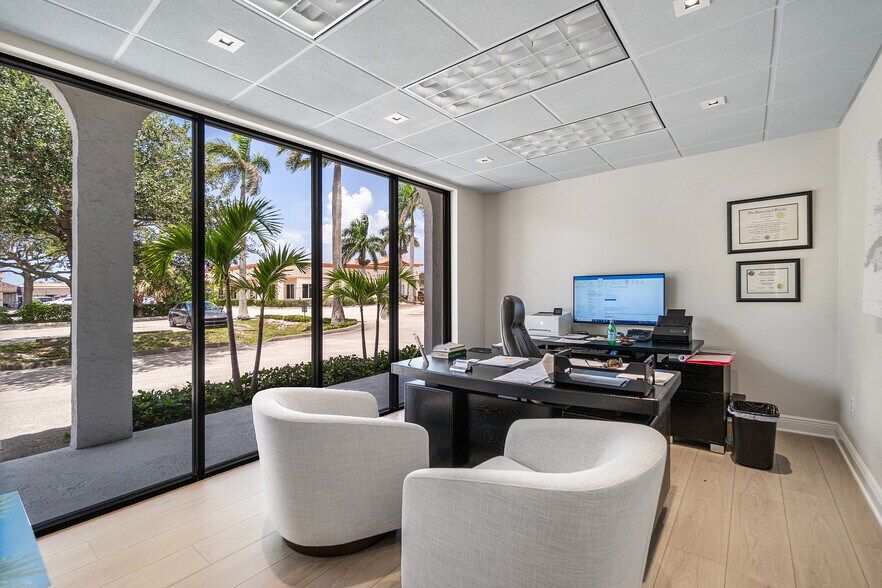 More Photos Of 112-120 N US Highway 1, Jupiter Medical For Sale
