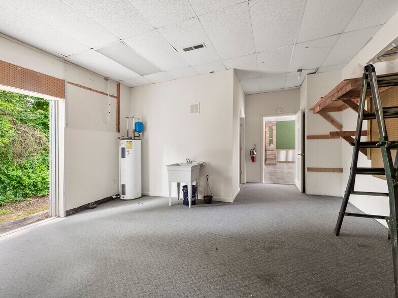 More Photos Of 108 Hendersonville Hwy, Pisgah Forest Storefront Retail Office For Lease