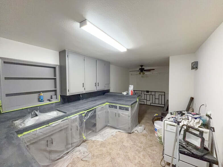 More Photos Of 10051 Mission Blvd, Jurupa Valley Contractor Storage Yard For Lease