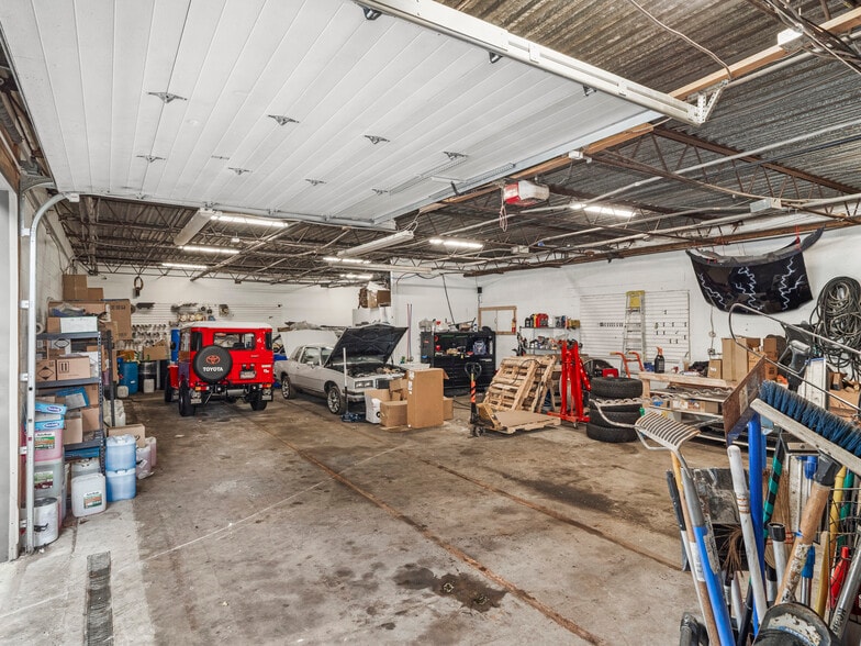 More Photos Of 2405 Mcneilly Ave, Pittsburgh Auto Repair For Sale