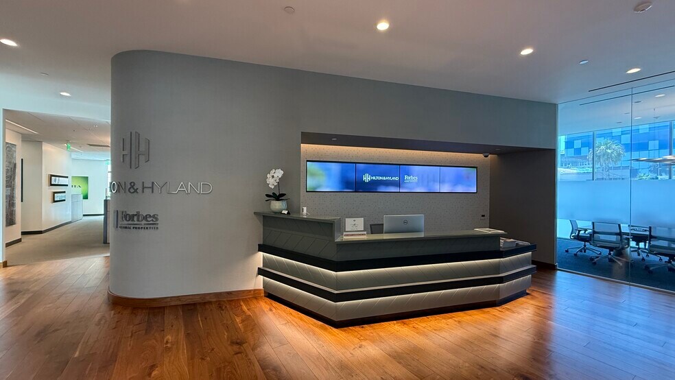 More Photos Of 243 N Canon Dr, Beverly Hills Office For Lease