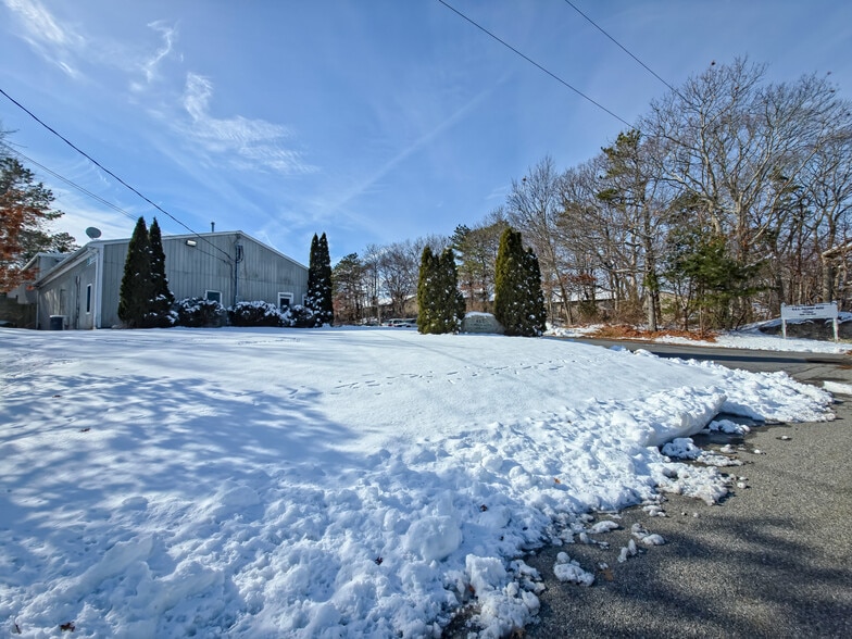 More Photos Of 7 Colonel Dr, Bourne Auto Repair For Sale