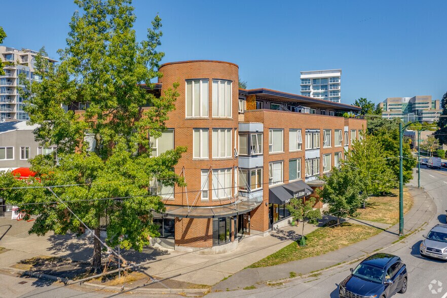 More Photos Of 3069-3099 Oak St, Vancouver Storefront Retail Office For Sale