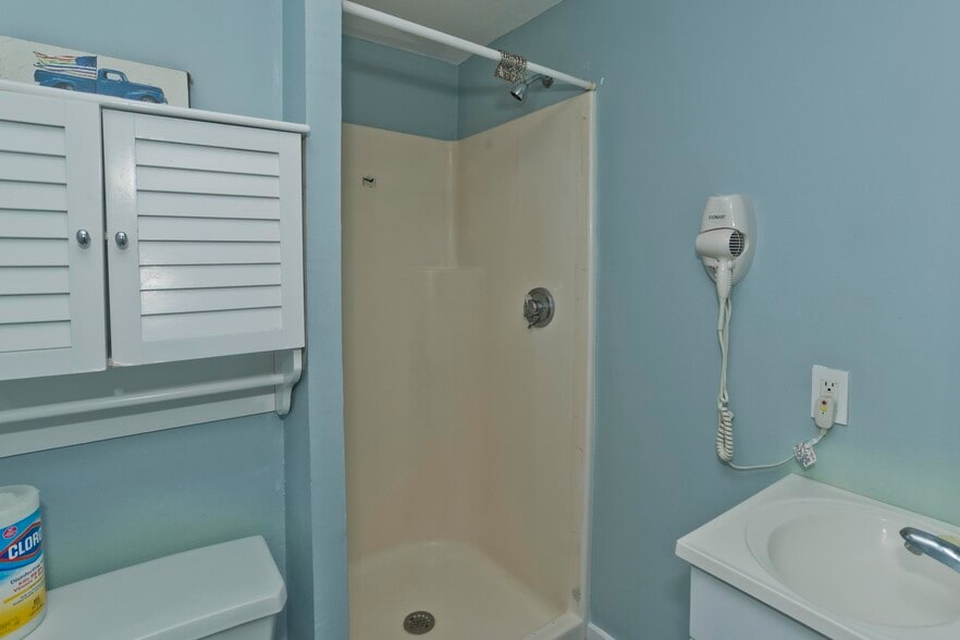 More Photos Of 265 Commercial St, Provincetown Flex For Sale