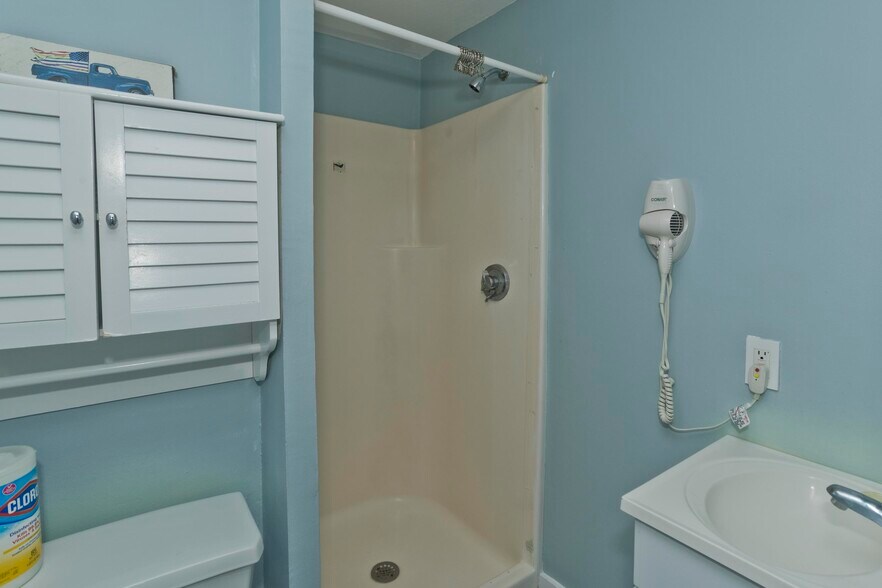 More Photos Of 265 Commercial St, Provincetown Flex For Sale