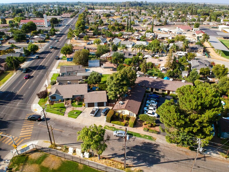 More Photos Of 1873 Grove Ave, Atwater Apartments For Sale