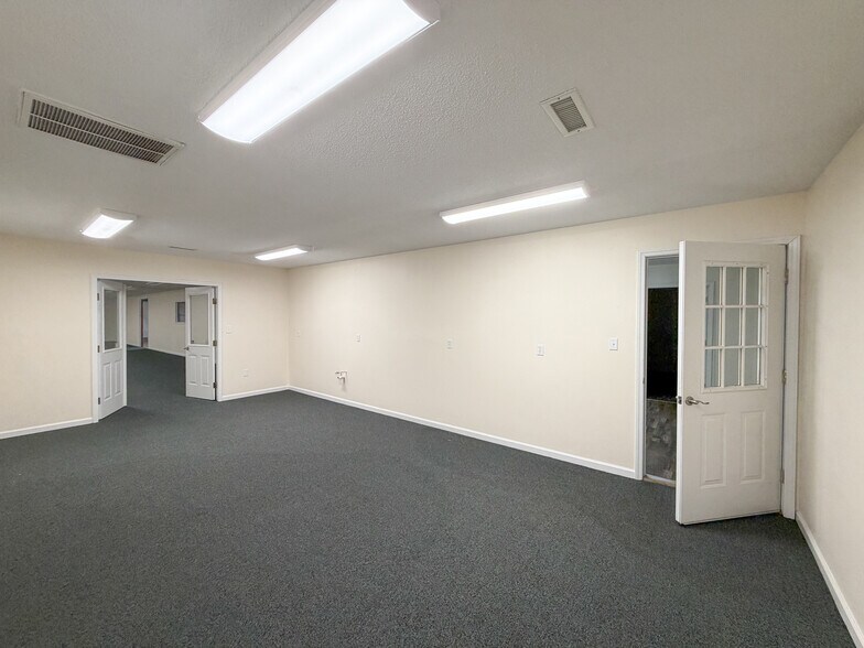 More Photos Of 144 Industrial Dr, Forest City Warehouse For Lease