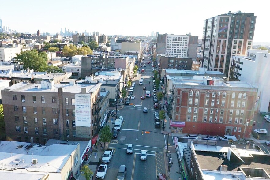 More Photos Of 5222 Bergenline Ave, West New York Storefront Retail Residential For Lease