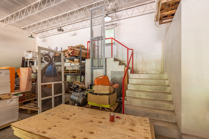 More Photos Of 8871 Griffith Rd, Nashville Warehouse For Sale
