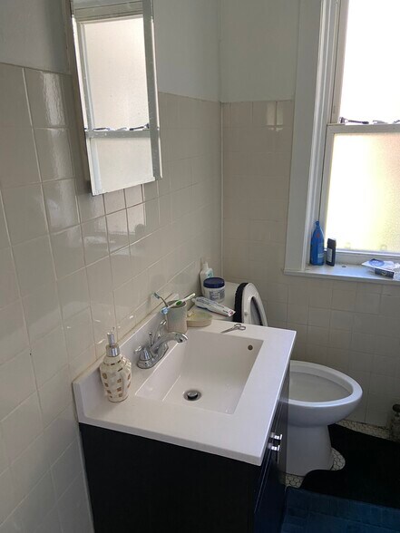 More Photos Of 4832 W Montrose Ave, Chicago Apartments For Sale