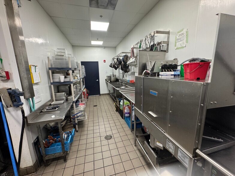 More Photos Of 166 Calhoun Station Pky, Gluckstadt Restaurant For Sale