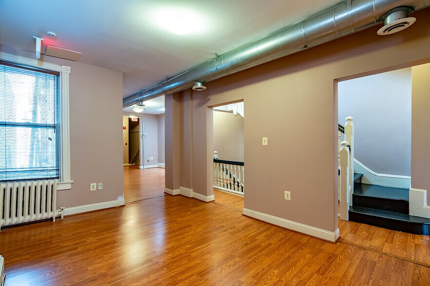 More Photos Of 1715 N St NW, Washington Office For Lease