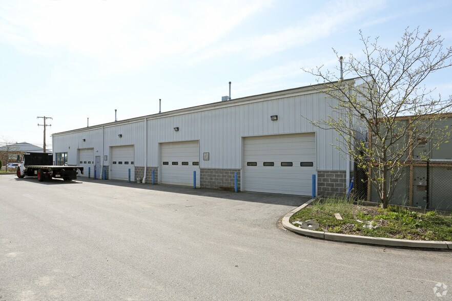 More Photos Of 3344 Market St, Aston Auto Repair For Sale