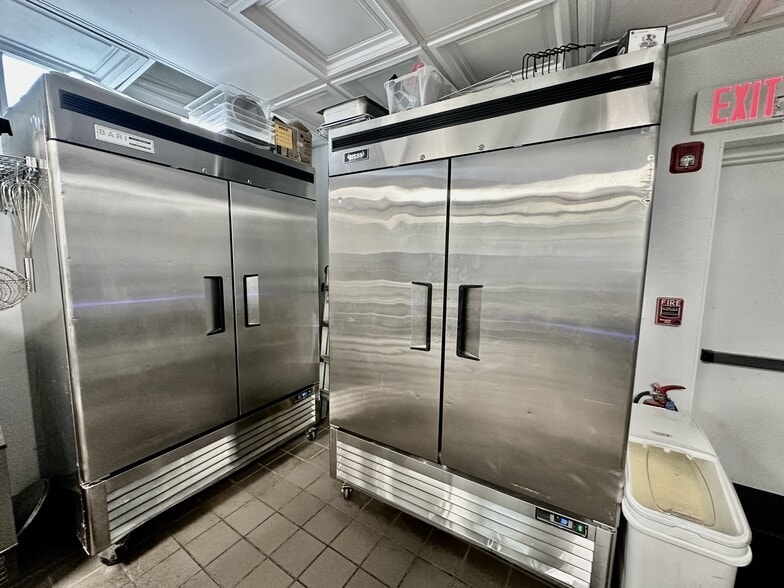 More Photos Of 135-141 Post Rd E, Westport Freestanding For Lease