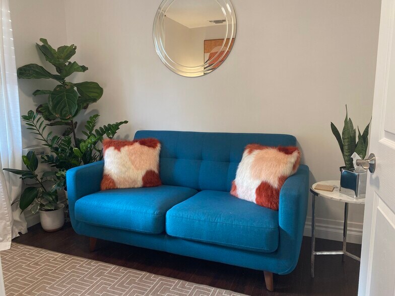 More Photos Of 335 Redondo Ave, Long Beach Office Residential For Sale