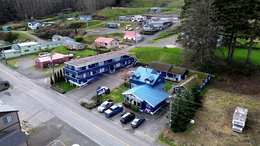 More Photos Of 291 Front St, Sekiu Hotel For Sale