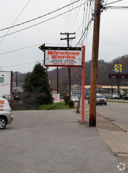 More Photos Of 2313 7th Ave, Charleston Freestanding For Lease