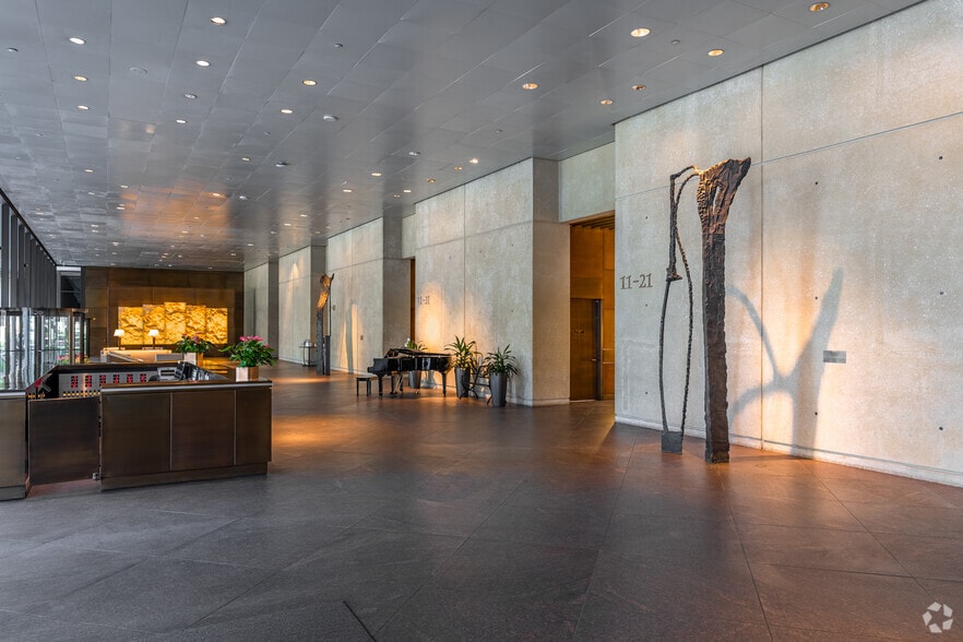 More Photos Of 801 Cherry St, Fort Worth Office For Lease