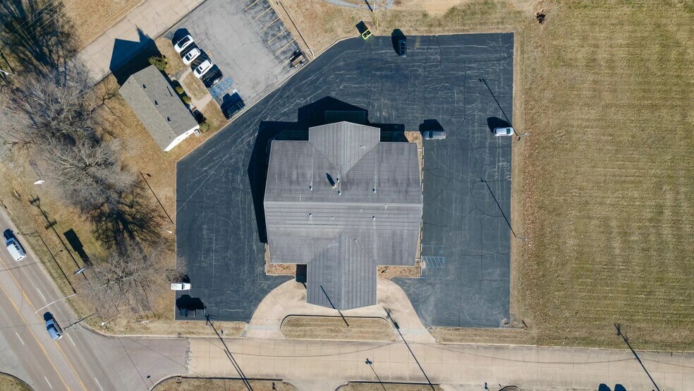 More Photos Of 808 E Wakefield Ave, Sikeston Healthcare For Sale