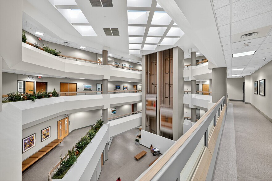 More Photos Of 11111 Research Blvd, Austin Medical For Lease