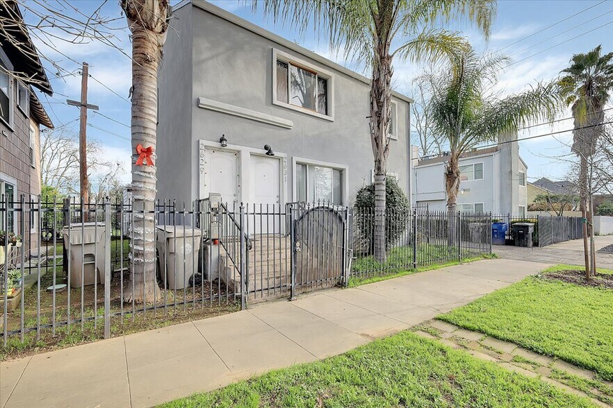 More Photos Of 2611 Alhambra, Sacramento Apartments For Sale