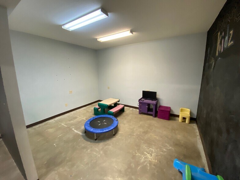 More Photos Of 11842 S 33rd Ave W, Sapulpa Warehouse For Lease