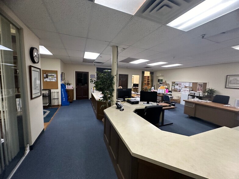 More Photos Of 25 N Main St, Moultrie Office For Sale