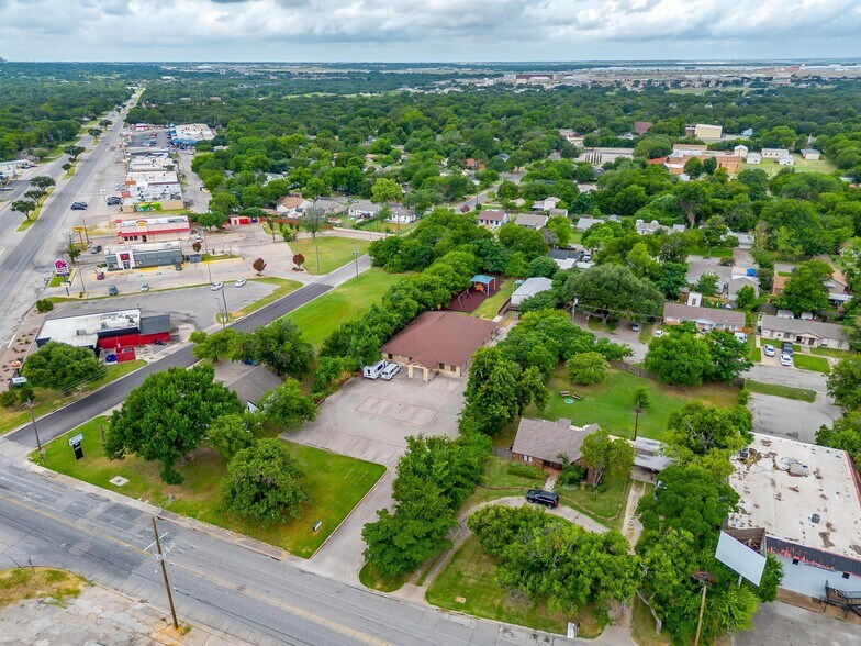 More Photos Of 905 Roberts Cut Off Rd, River Oaks Office For Sale