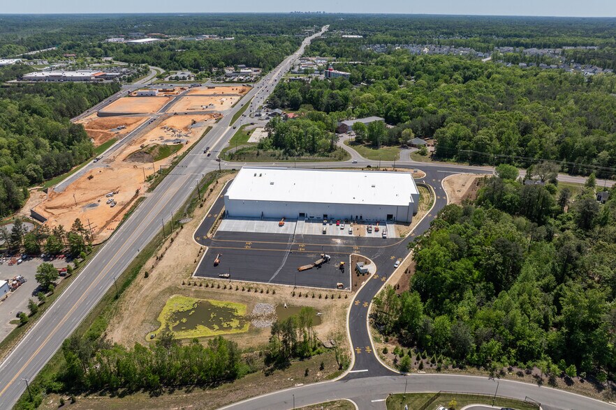 More Photos Of 10380 Cedar Ln, Glen Allen Warehouse For Lease