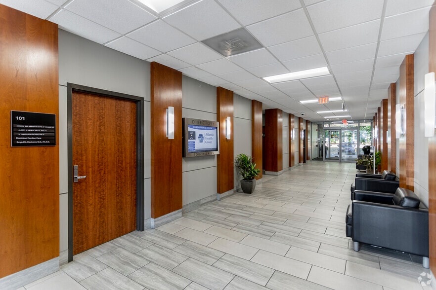 More Photos Of 3301 Woodburn Rd, Annandale Medical For Lease