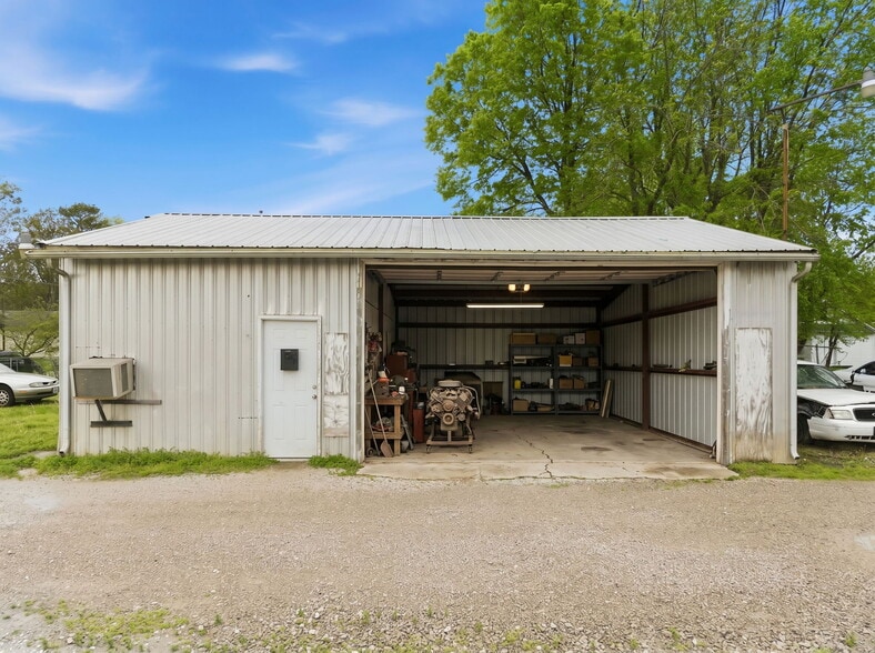 More Photos Of 1525 E Florida St, Springfield Auto Repair For Sale