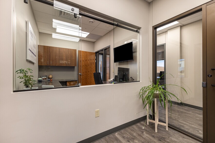 More Photos Of 3681 Prism Ln, Kieler Office For Sale