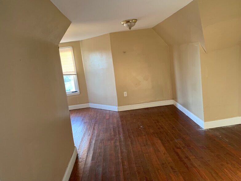 More Photos Of 4002 Fernhill Ave, Baltimore Assisted Living For Lease