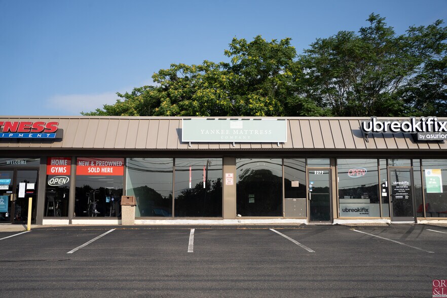 More Photos Of 3269-3281 Berlin Tpke, Newington Storefront Retail Office For Lease