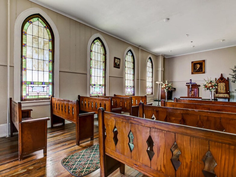 More Photos Of 525 Beaver St, Jacksonville Cemetery Mausoleum For Lease
