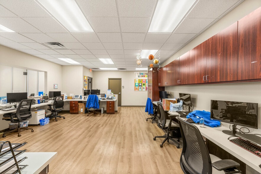 More Photos Of 2601 N Tenaya Way, Las Vegas Office For Sale