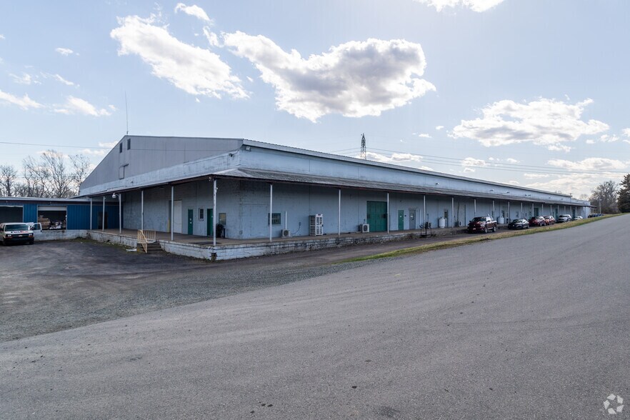 More Photos Of 494-498 Lower Fricks Lock Rd, Pottstown Warehouse For Lease