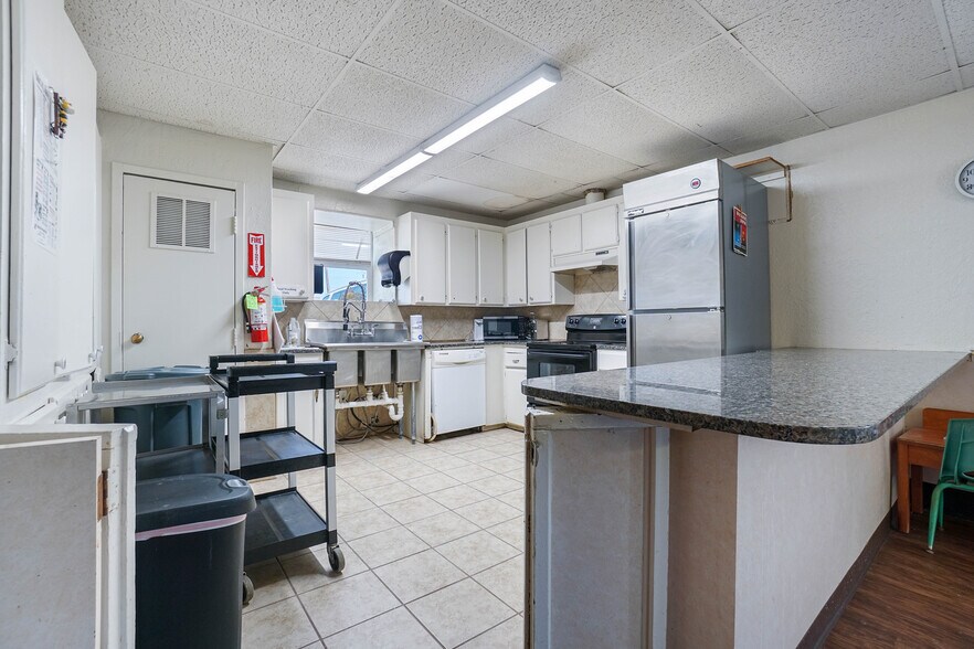 More Photos Of 4460 SW Lee Blvd, Lawton Daycare Center For Lease