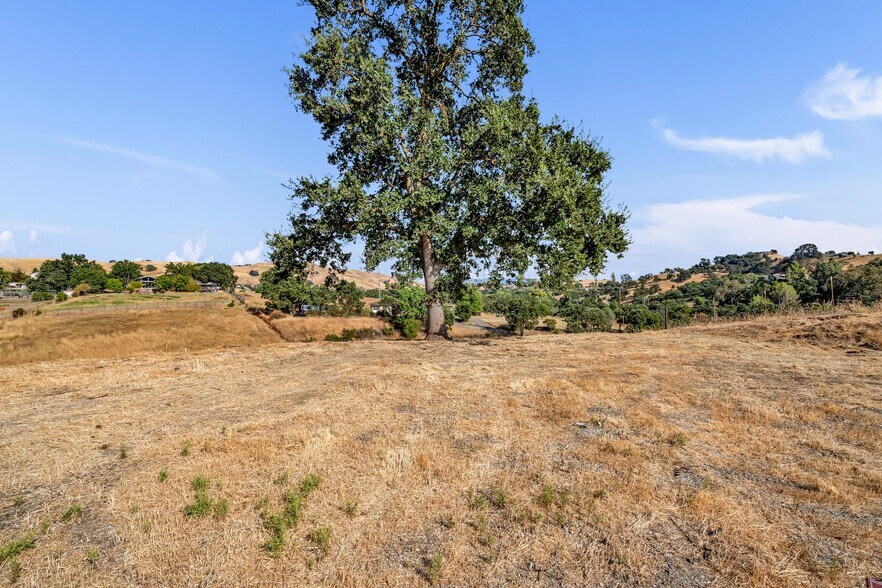 More Photos Of 622 Happy Valley Rd, Pleasanton Land For Sale
