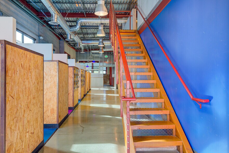 More Photos Of 130 Lomita St, El Segundo Research And Development For Lease