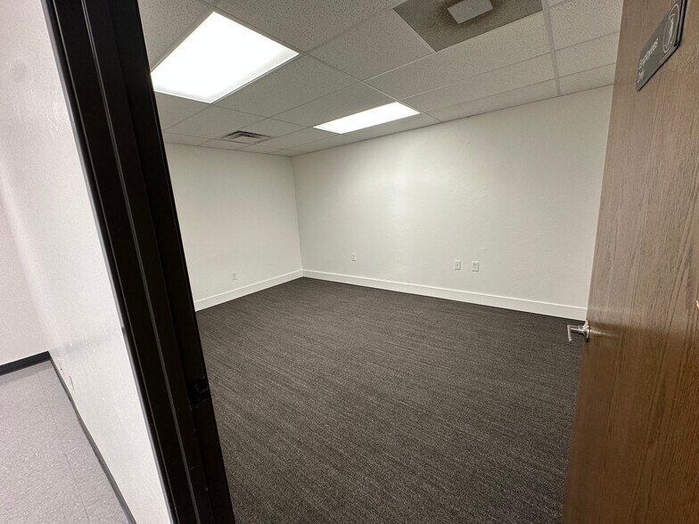 More Photos Of 401 SE 59th St, Oklahoma City Distribution For Sale