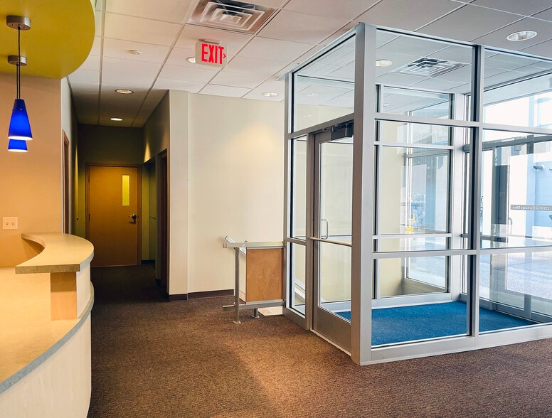 More Photos Of 125 W Exchange Pl, Kalamazoo Medical For Lease