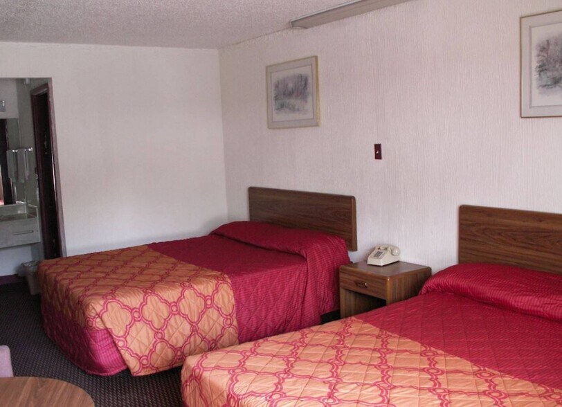 More Photos Of 1500 N Cherry St, Knoxville Apartments For Sale