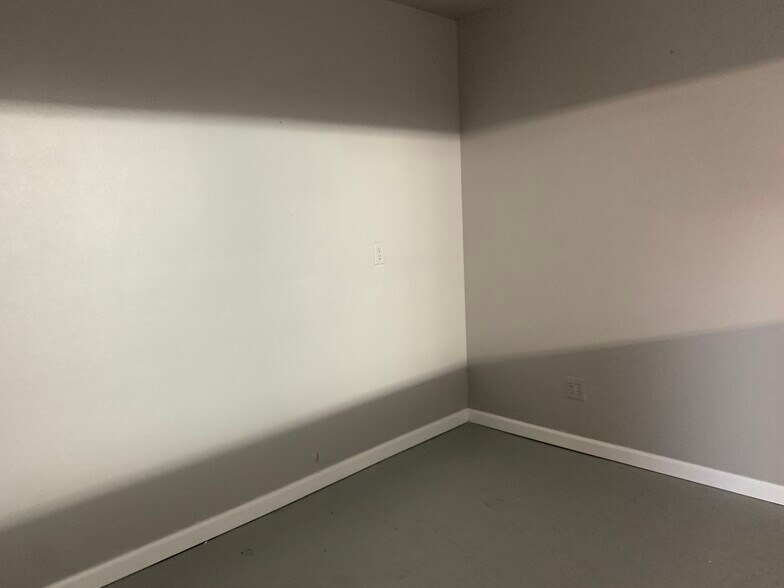 More Photos Of 2715 Highway 95, Bullhead City Self Storage For Lease