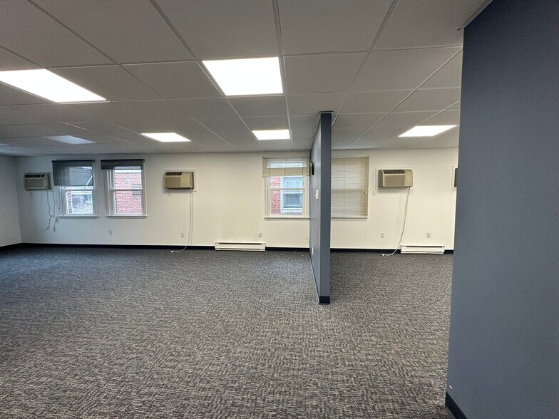 More Photos Of 53 Connecticut Blvd, East Hartford Office For Lease